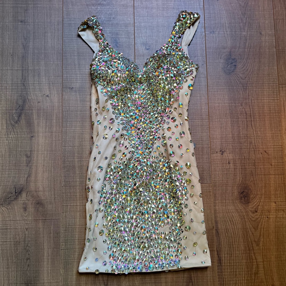 Jewels galore! Short prom/ formal dress, new condition